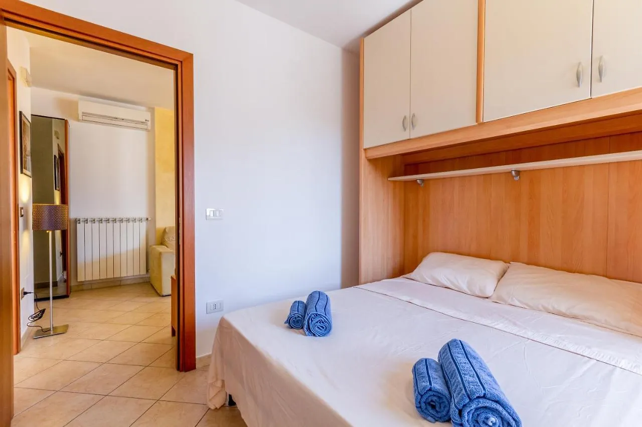 Roomy Apartment With Terrace & Parking Lecce 0*,